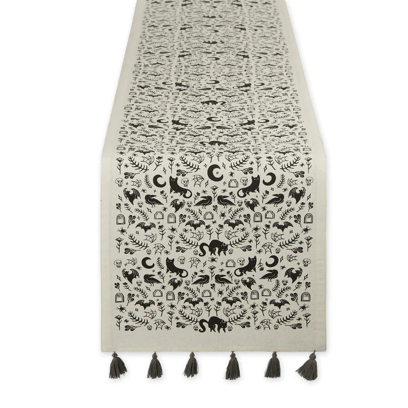 Spooky Wreath Table Runner