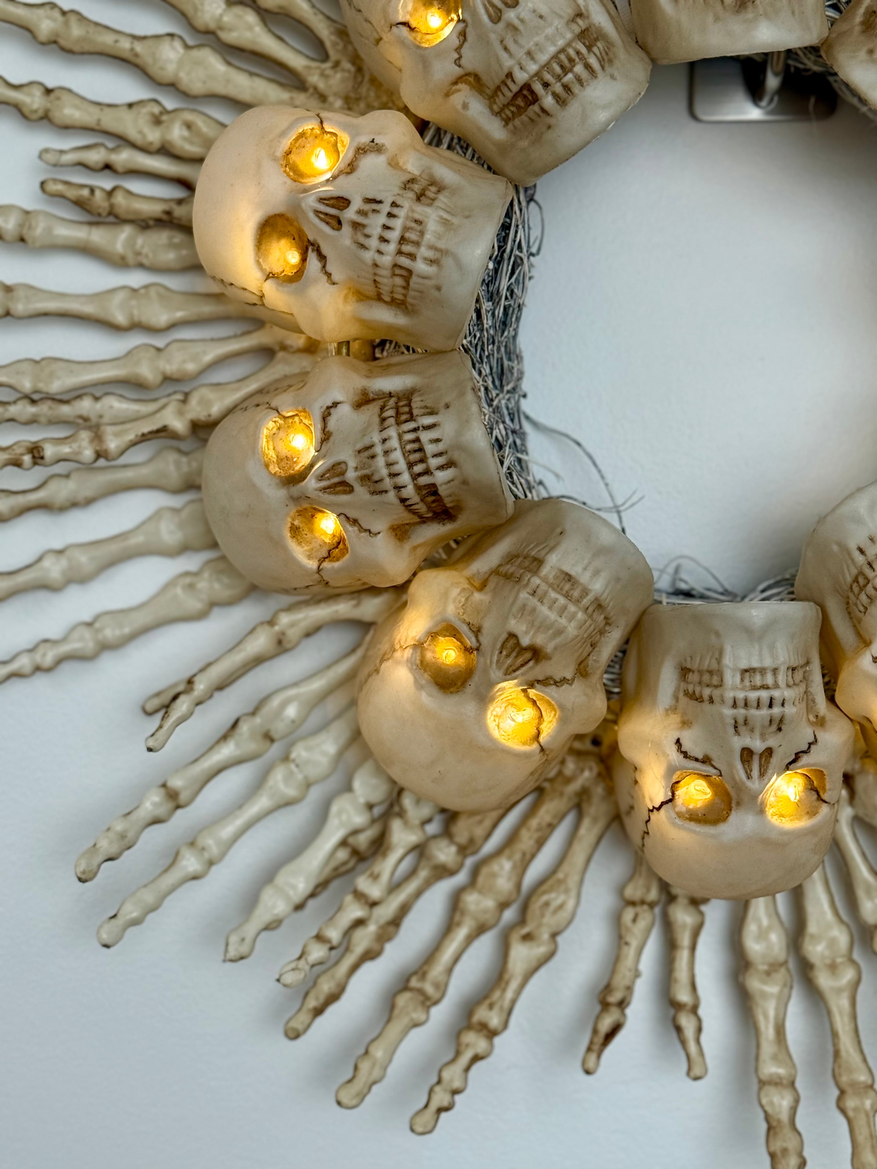 Skull & Bone LED Halloween Wreath