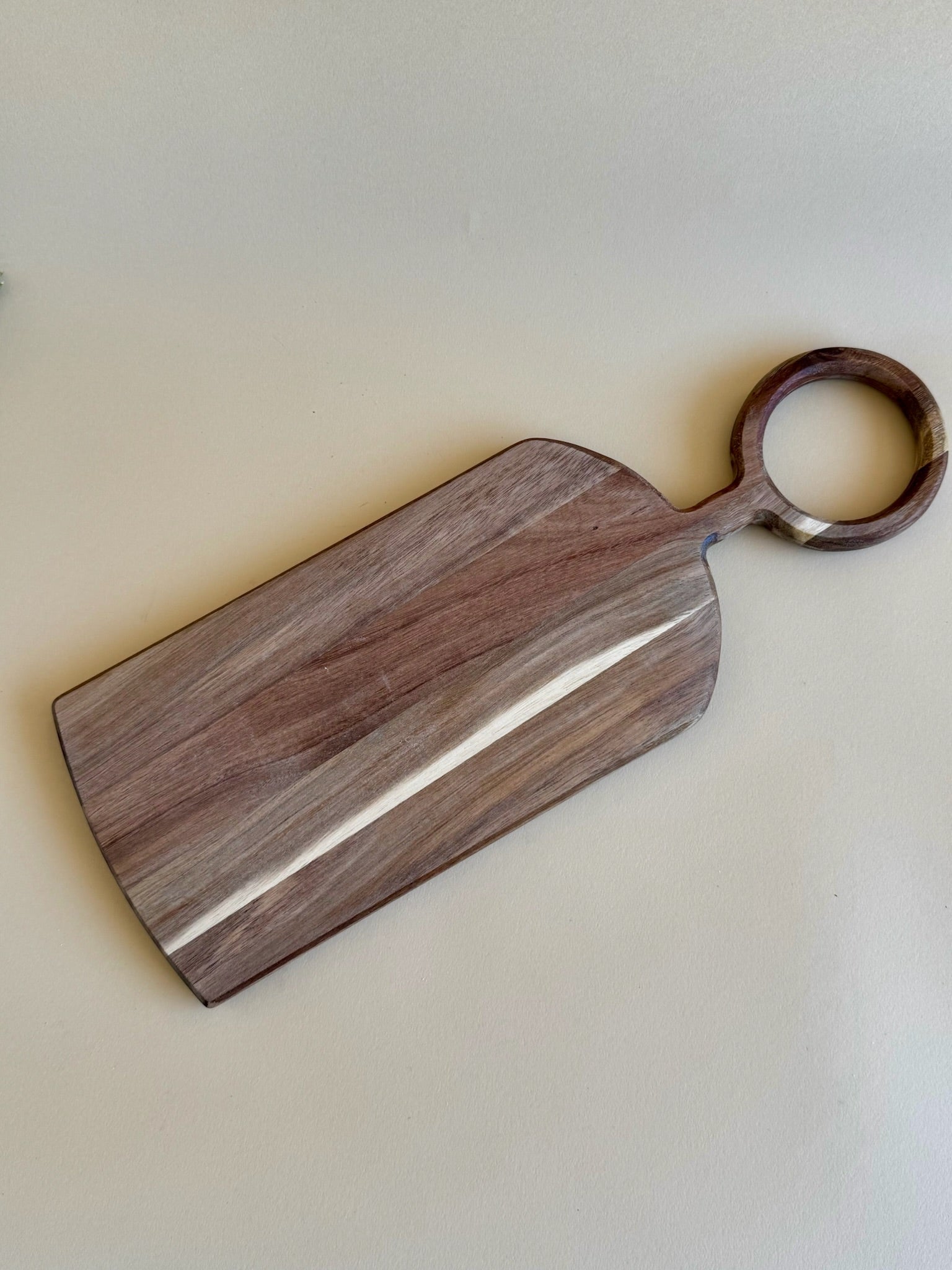 Cheese Board with Circle Handle