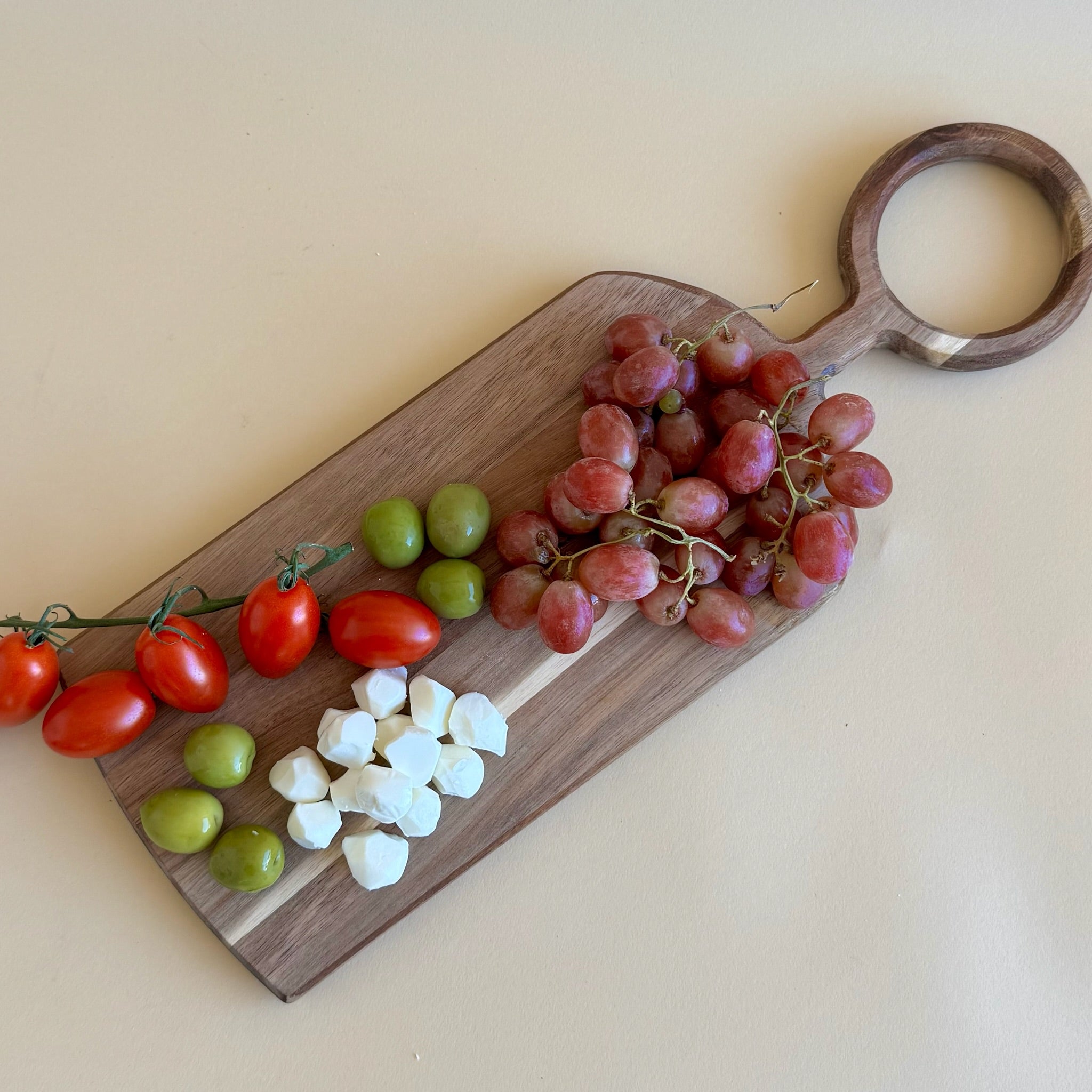 Cheese Board with Circle Handle