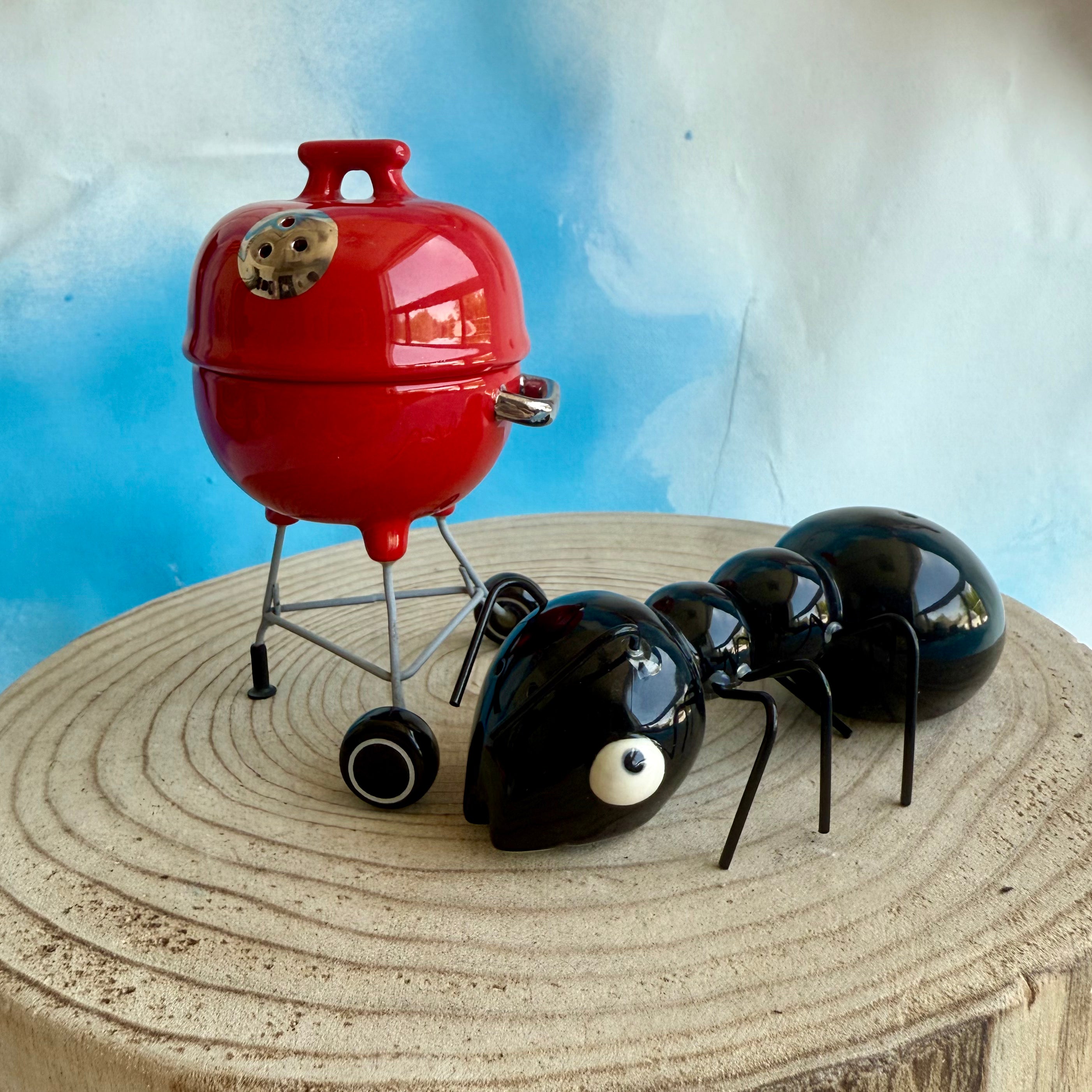 Black Ant Salt and Pepper Shaker