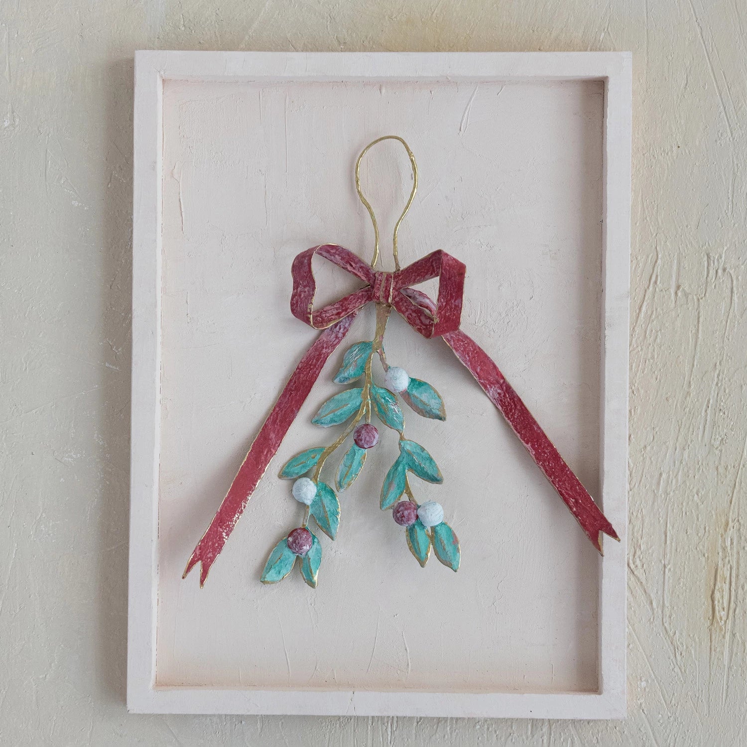 Hanging Metal Bow & Mistletoe Wall Décor