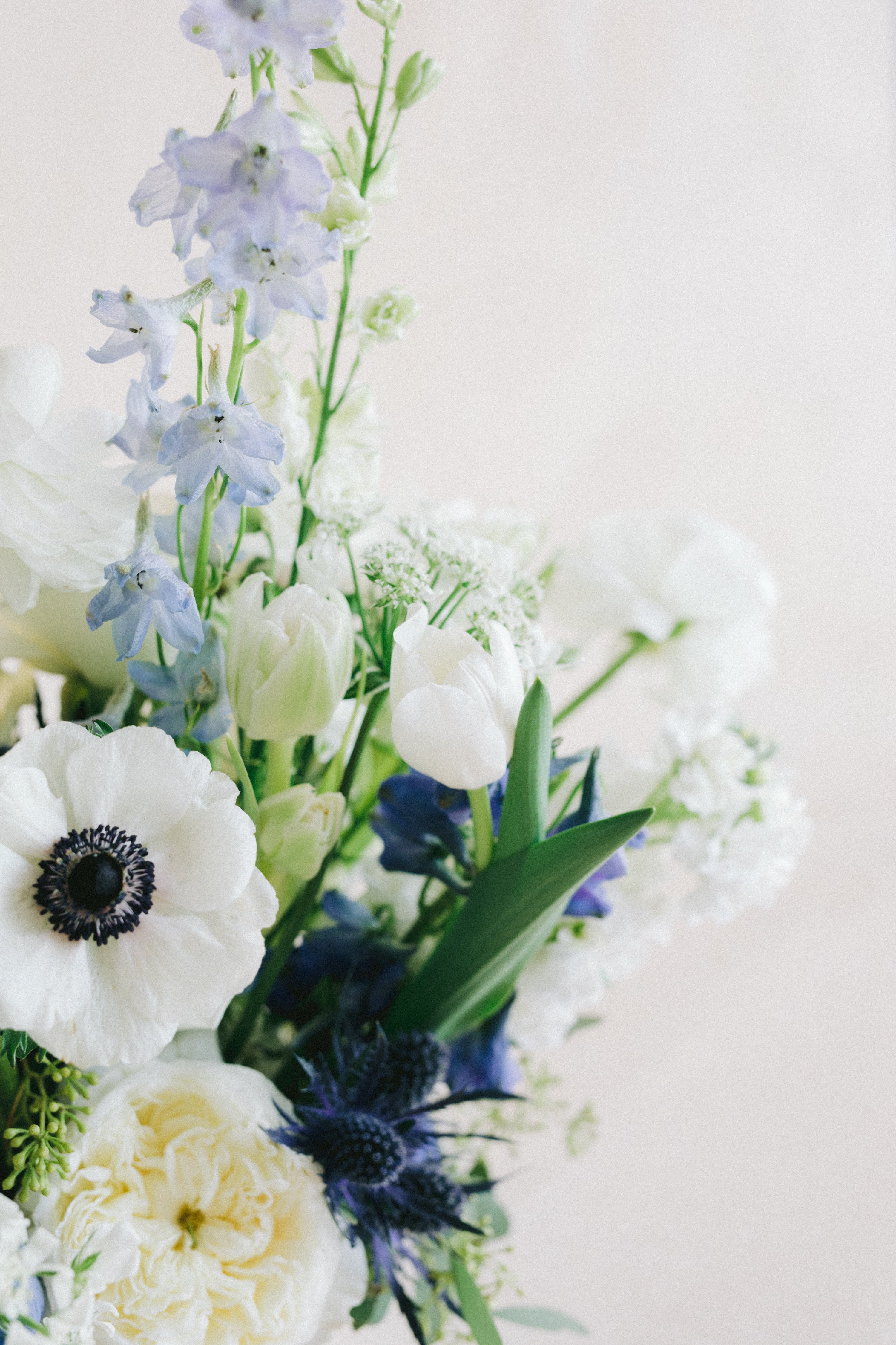Blue and white floral vase arangement
