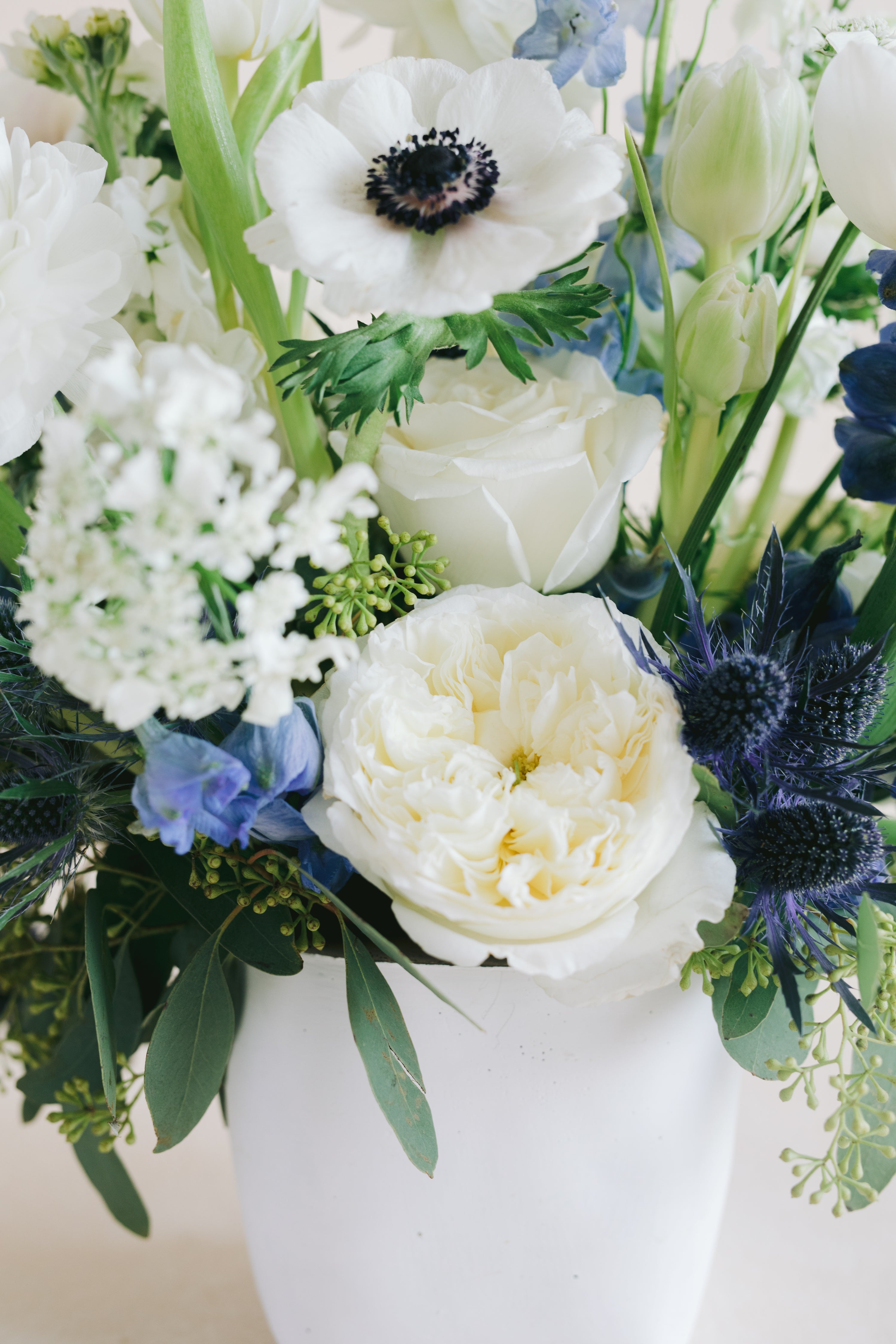Blue and white floral vase arangement