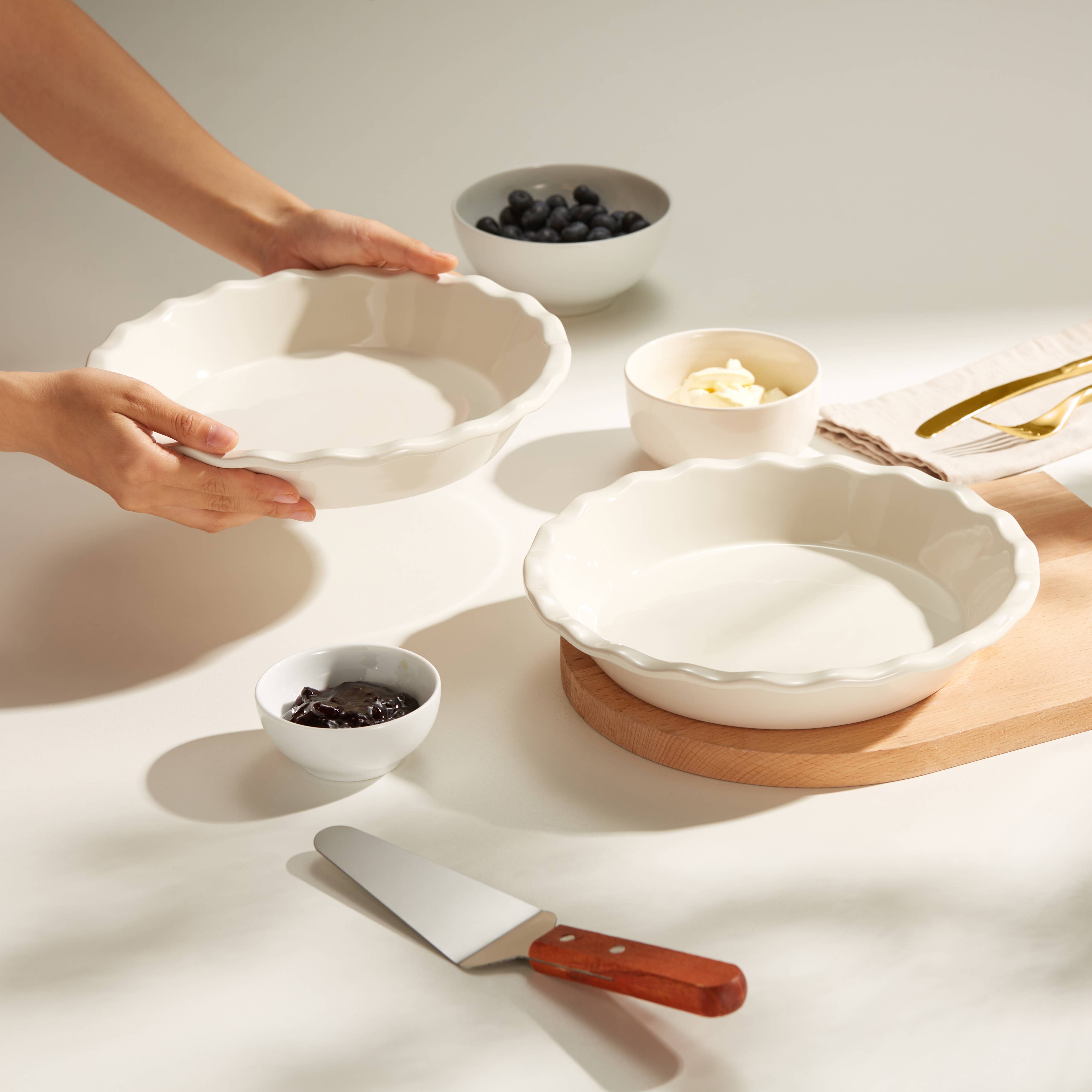 Ceramic Deep Pie Dish with Wave Edge