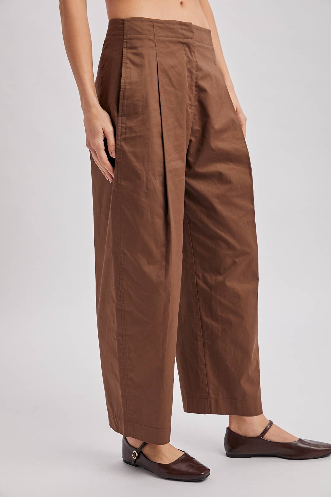 The Amanda Pleated Barrel Pant