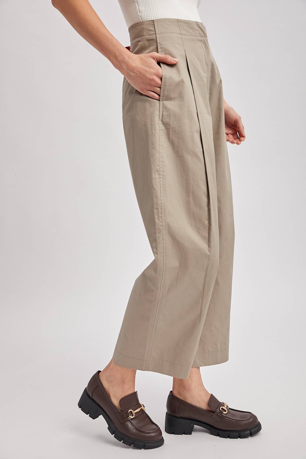 The Amanda Pleated Barrel Pant