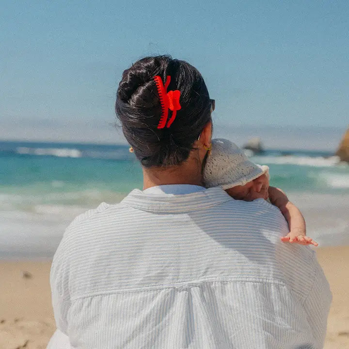 Wavy Midi Hold Everything Claw