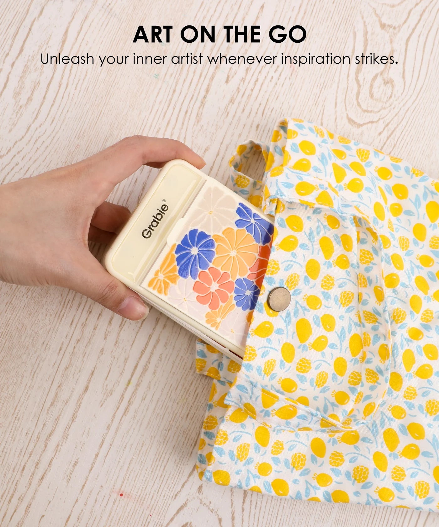 Foldable Watercolor Set With Water Brush