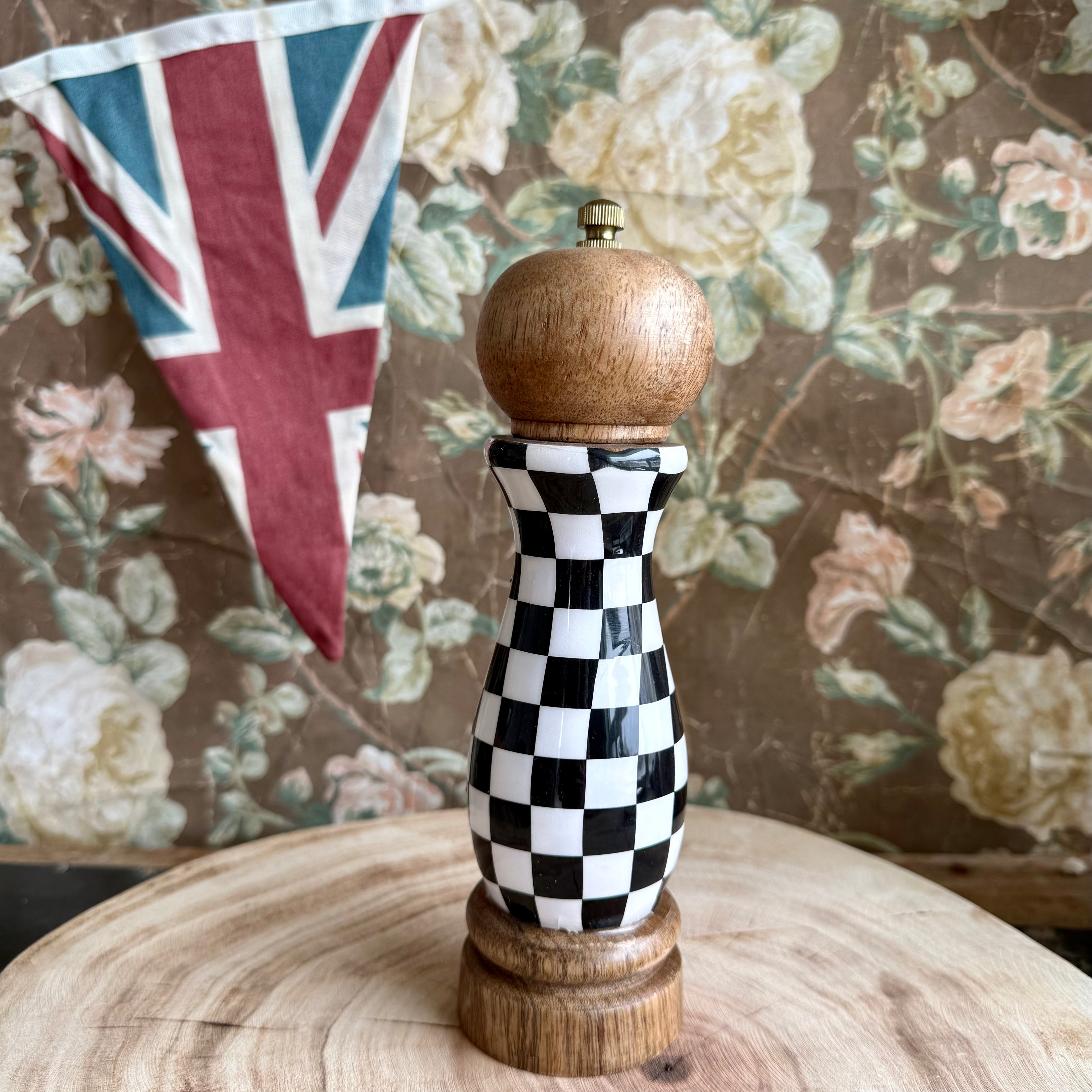 Checked Salt Pepper Grinders Set
