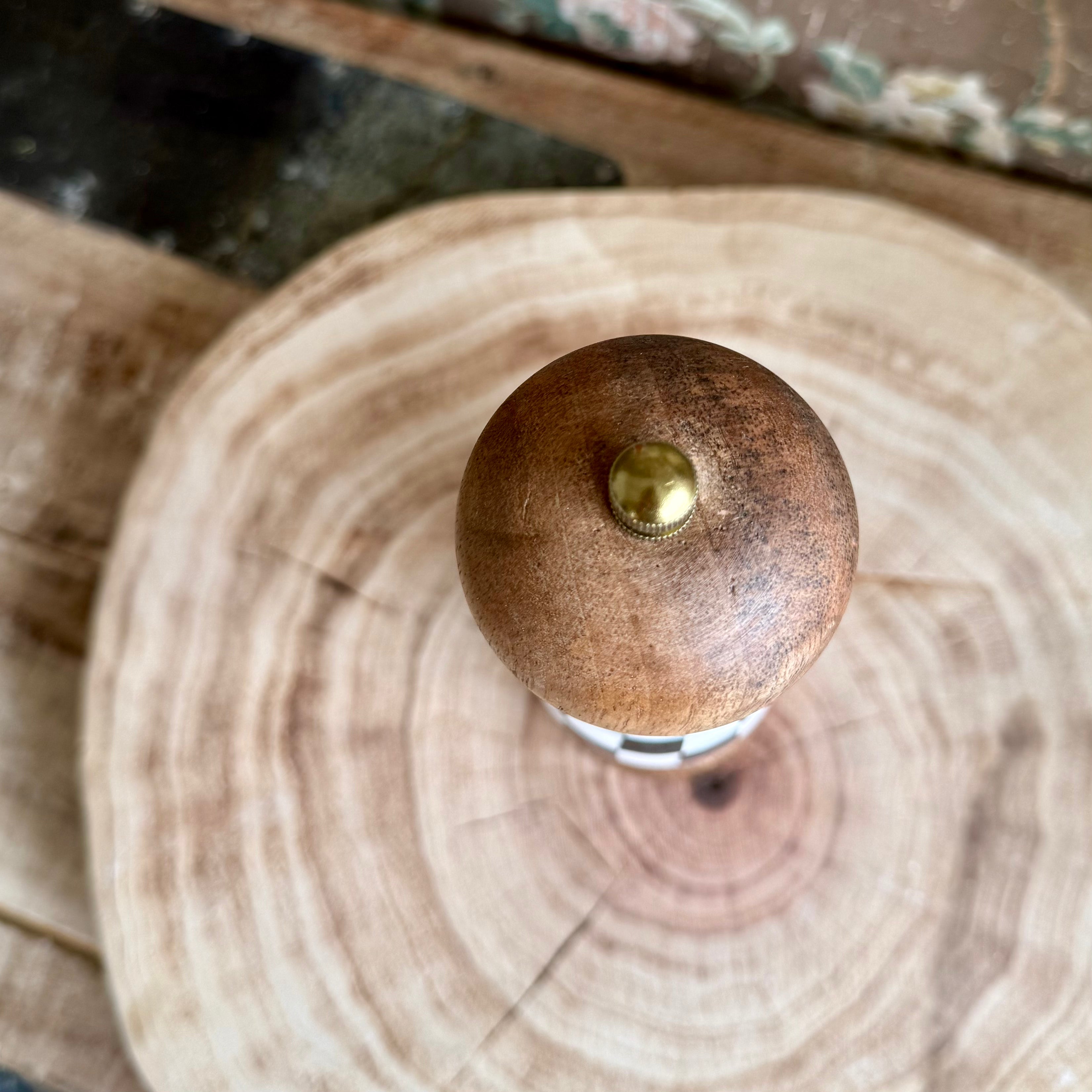 Checked Salt Pepper Grinders Set