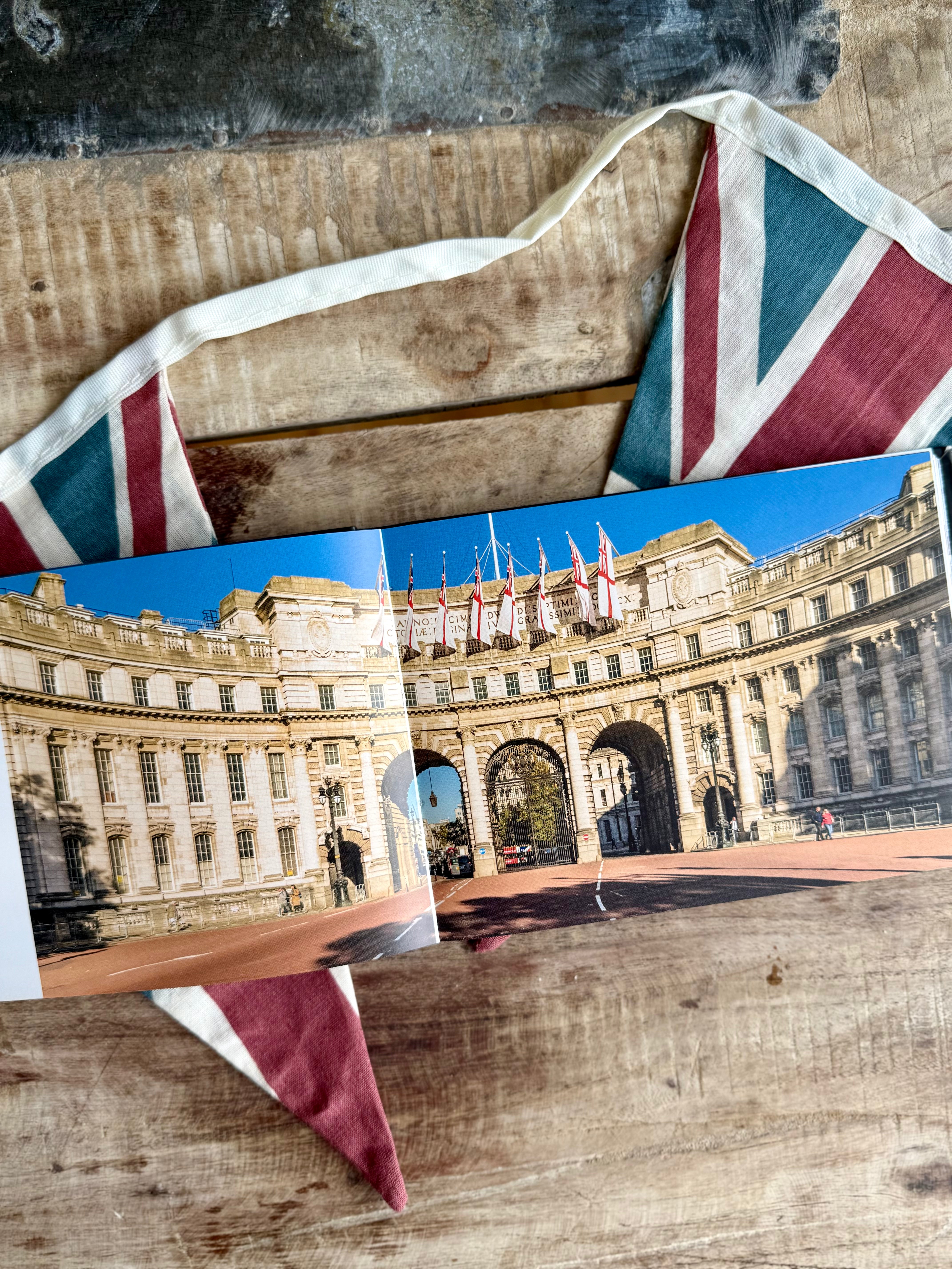 London (Visual Explorer Guide)