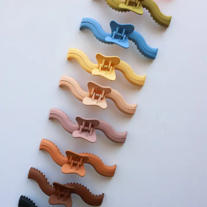 Original Wavy Hold Everything Claw