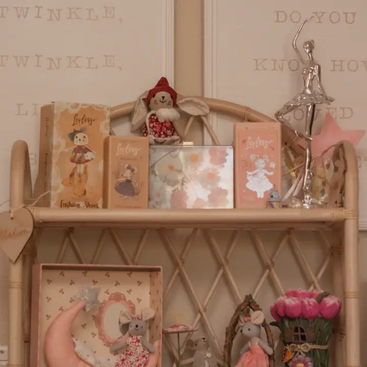 Levlovs Mouse Lulu in A Box with the Bedding
