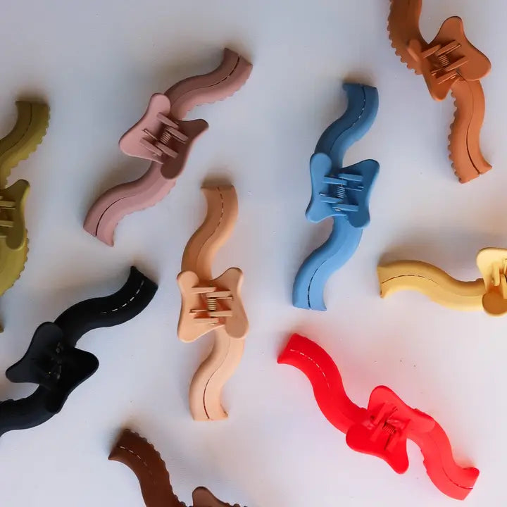 Original Wavy Hold Everything Claw