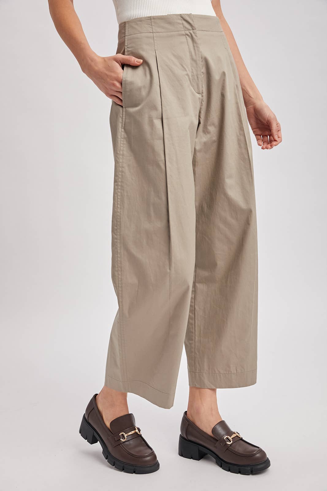 The Amanda Pleated Barrel Pant