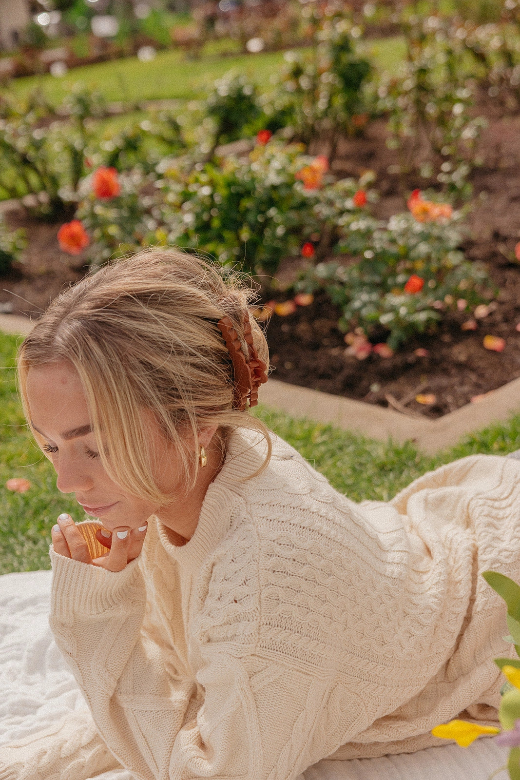 Scalloped Midi Hold Everything Claw