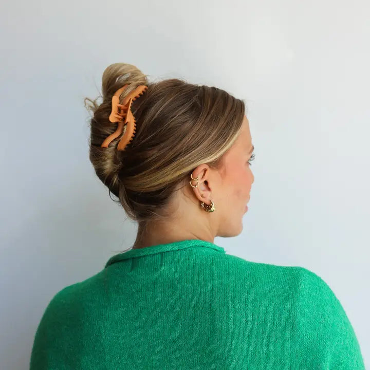 Wavy Midi Hold Everything Claw