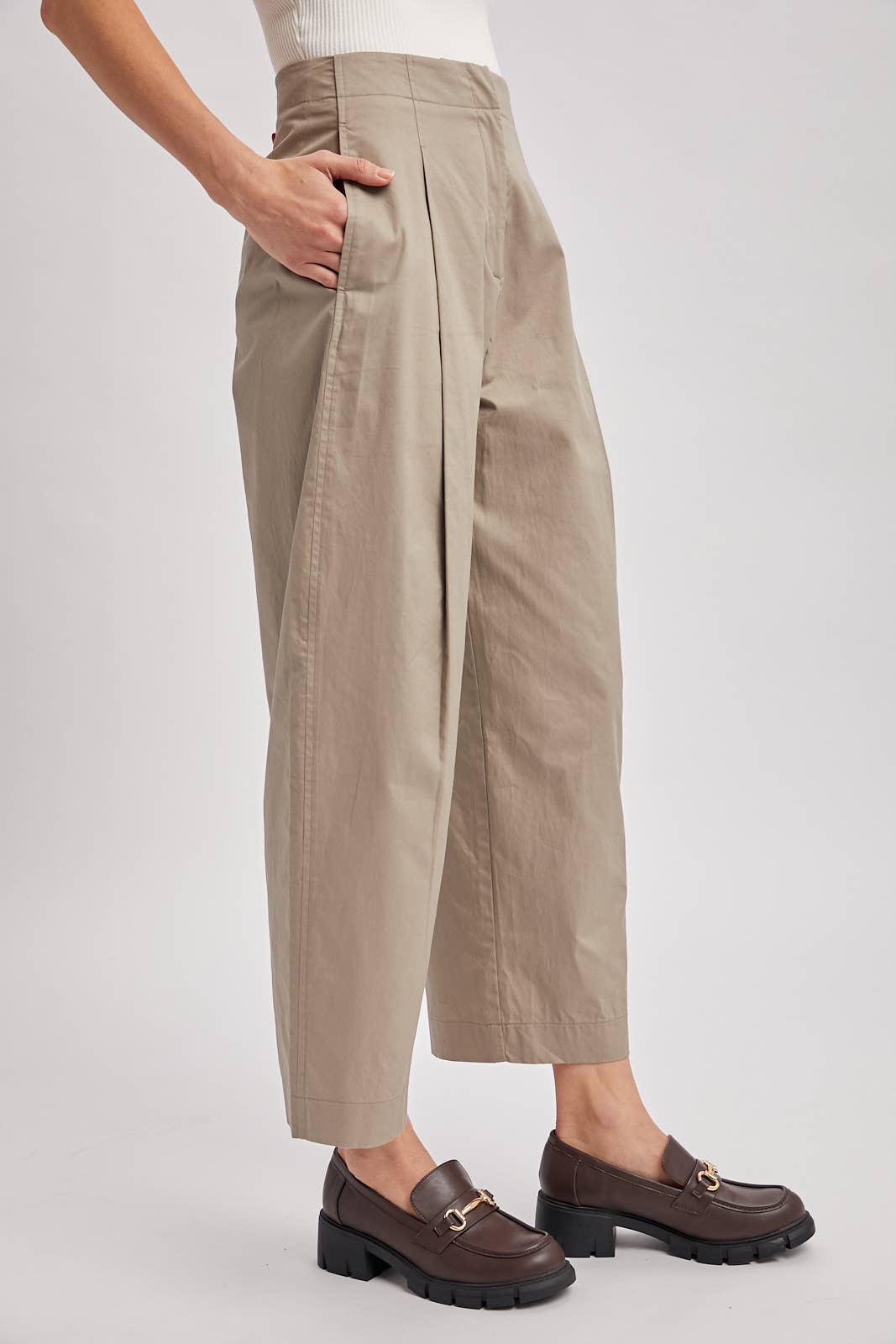 The Amanda Pleated Barrel Pant