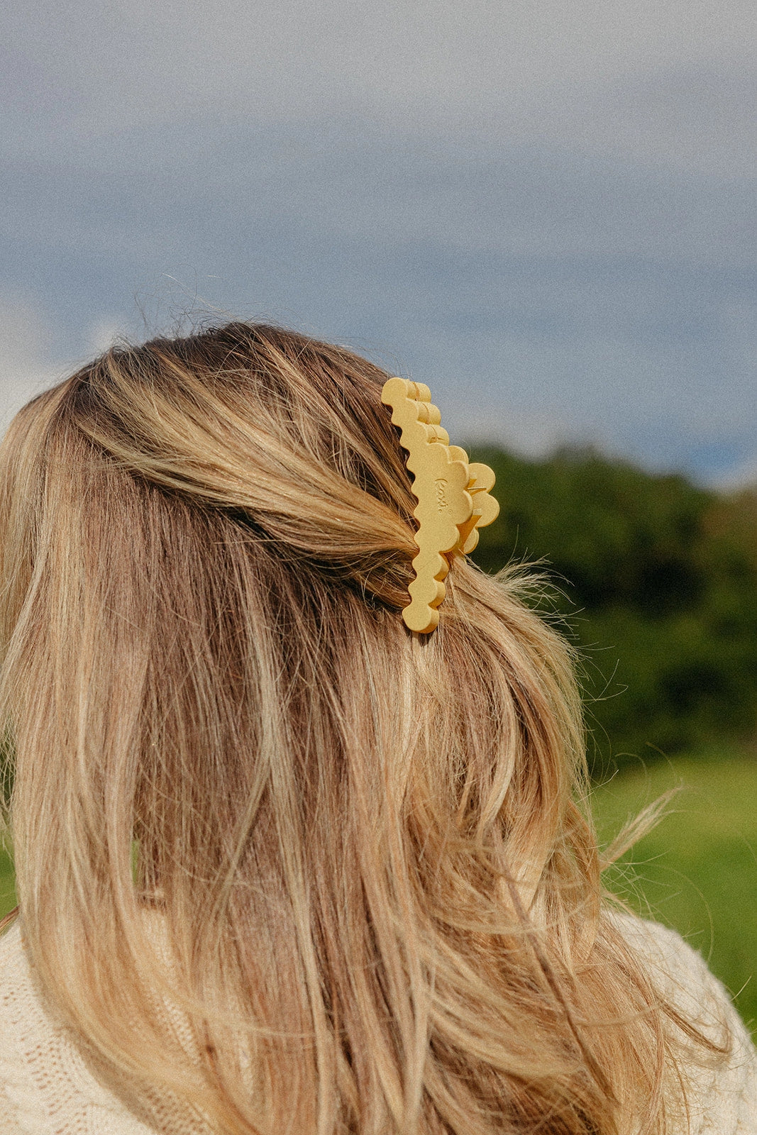 Scalloped Midi Hold Everything Claw