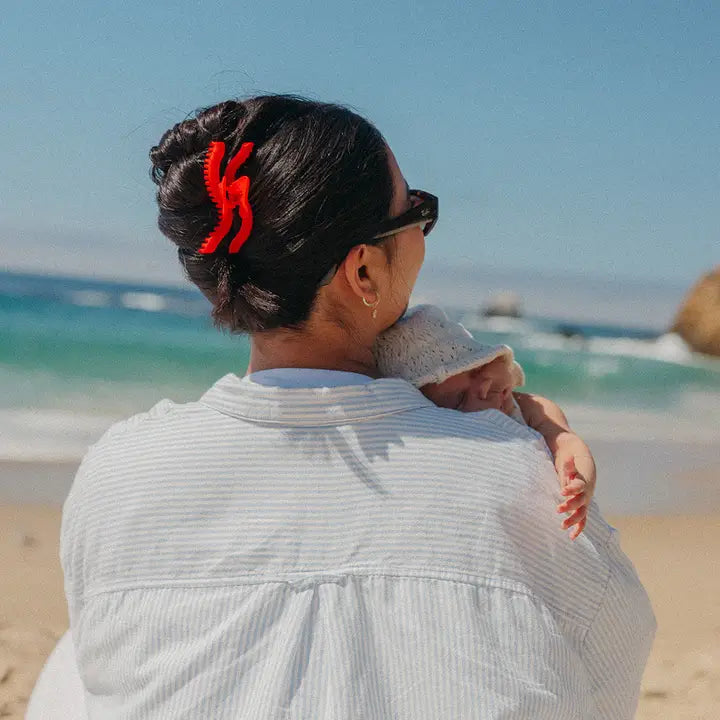 Wavy Midi Hold Everything Claw