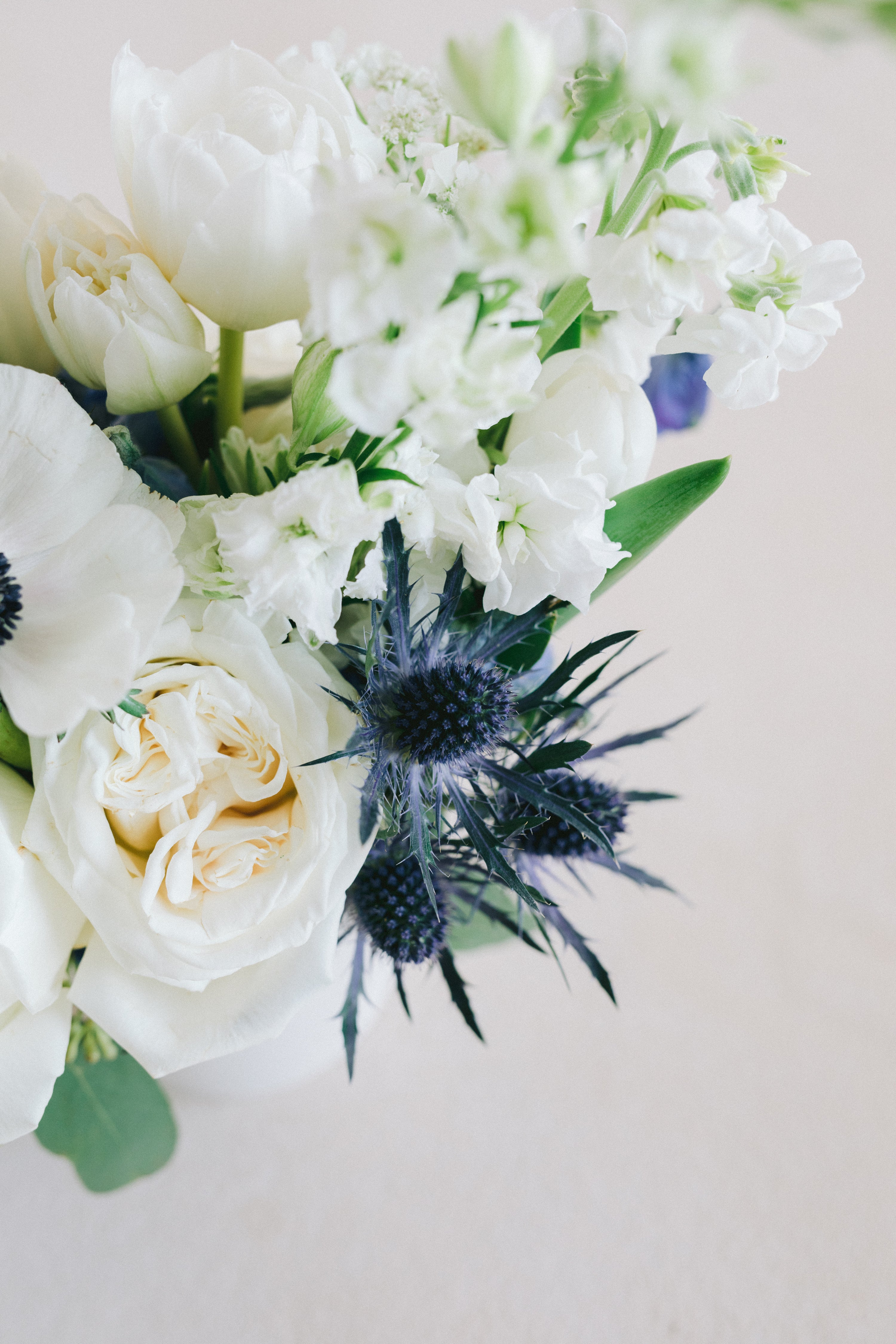 Blue and white floral vase arangement